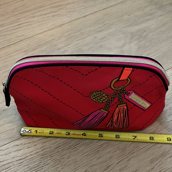 Ester Lauder makeup bag - Picture 8 of 13